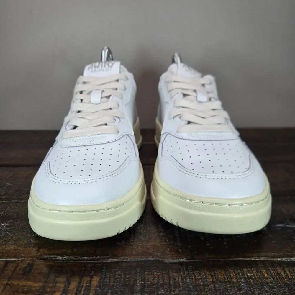 NEW AUTRY Medalist Low Womens Size 41 US 11 Leather Trainer Shoes Sneakers White